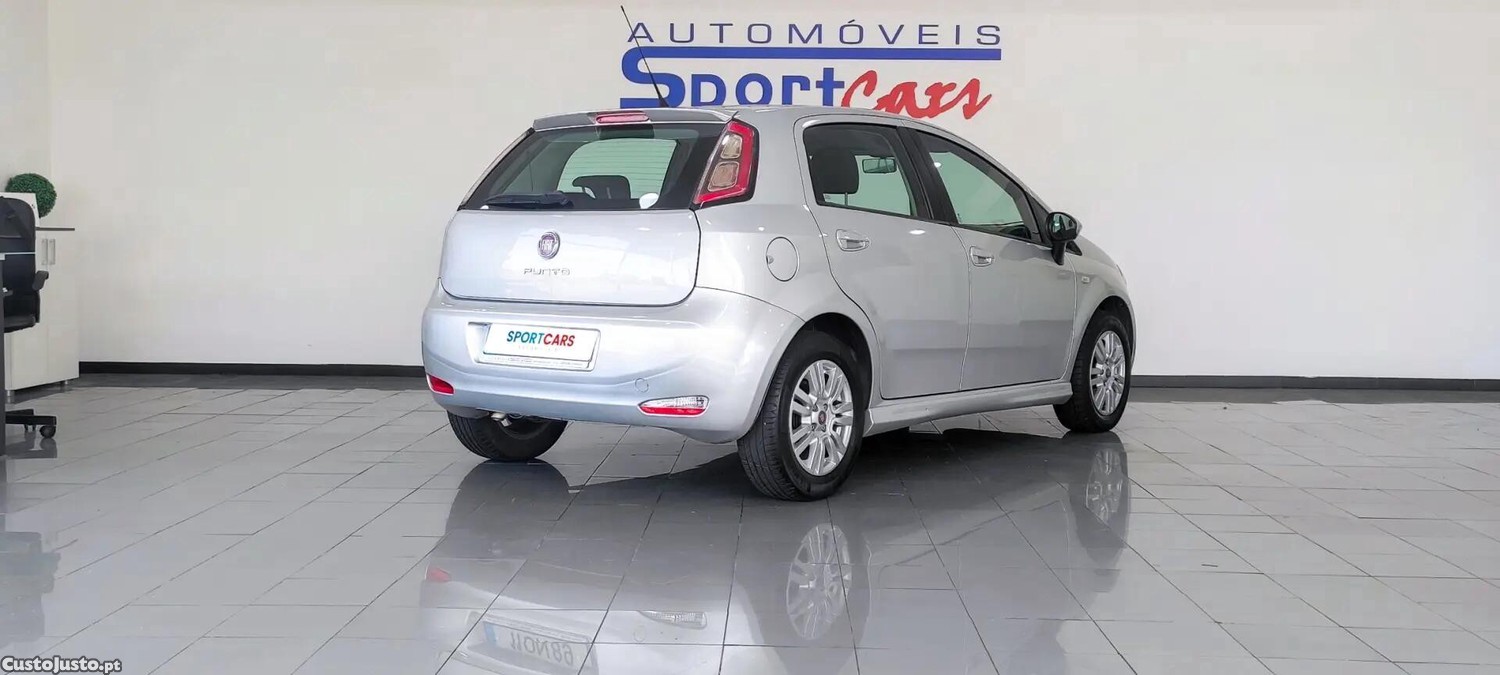 Fiat Punto 1.2 Young S&S — fotografia 20