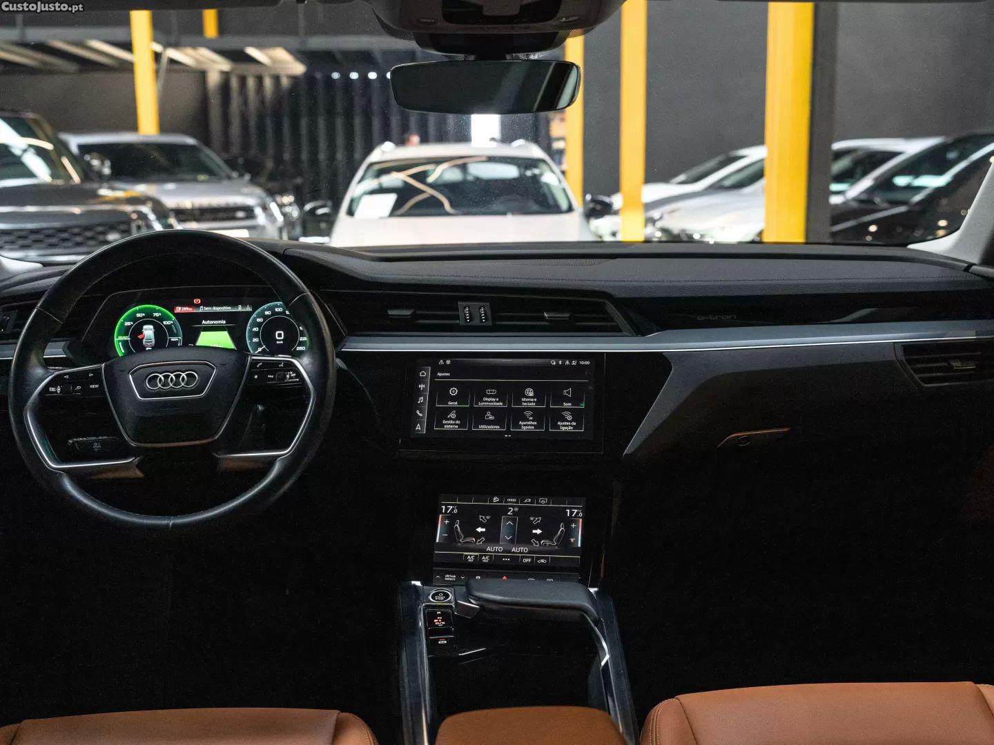 Audi Q8 55 quattro advanced — fotografia 13