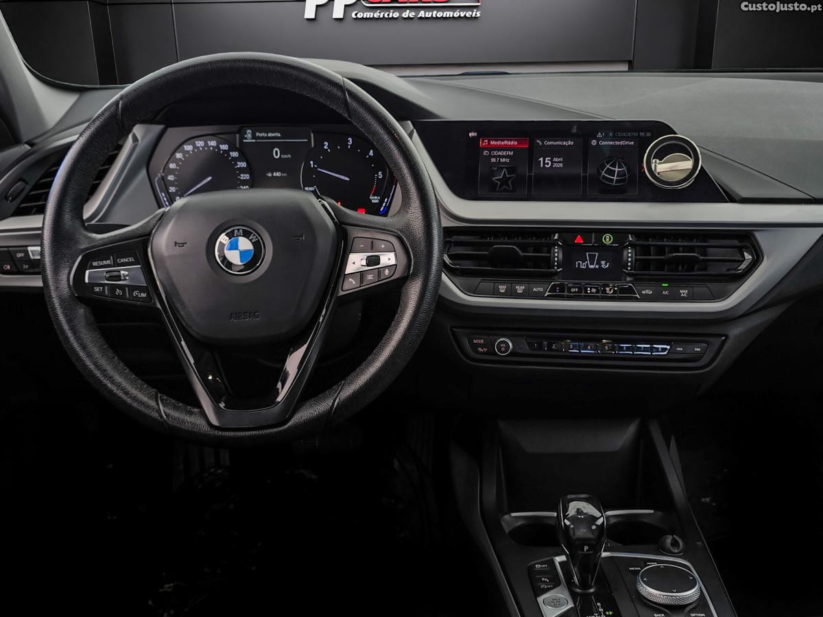 BMW 116 d Auto NACIONAL — fotografia 12