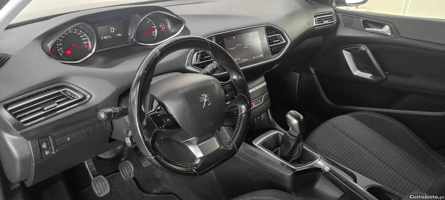 Peugeot 308 1.6 BlueHDi Style — fotografia 15