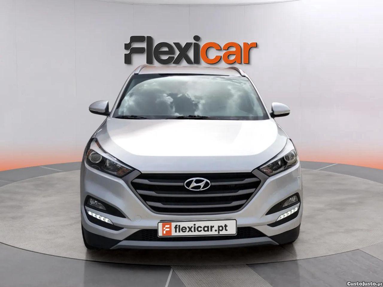 Hyundai Tucson 1.7 CRDi Premium DCT — fotografia 15