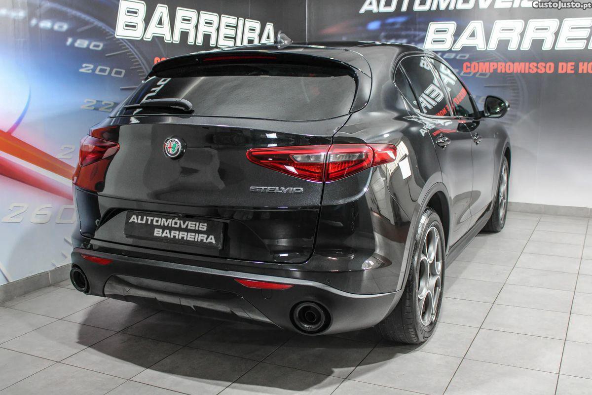 Alfa Romeo Stelvio 2.2 D Sprint AT8 — fotografia 12