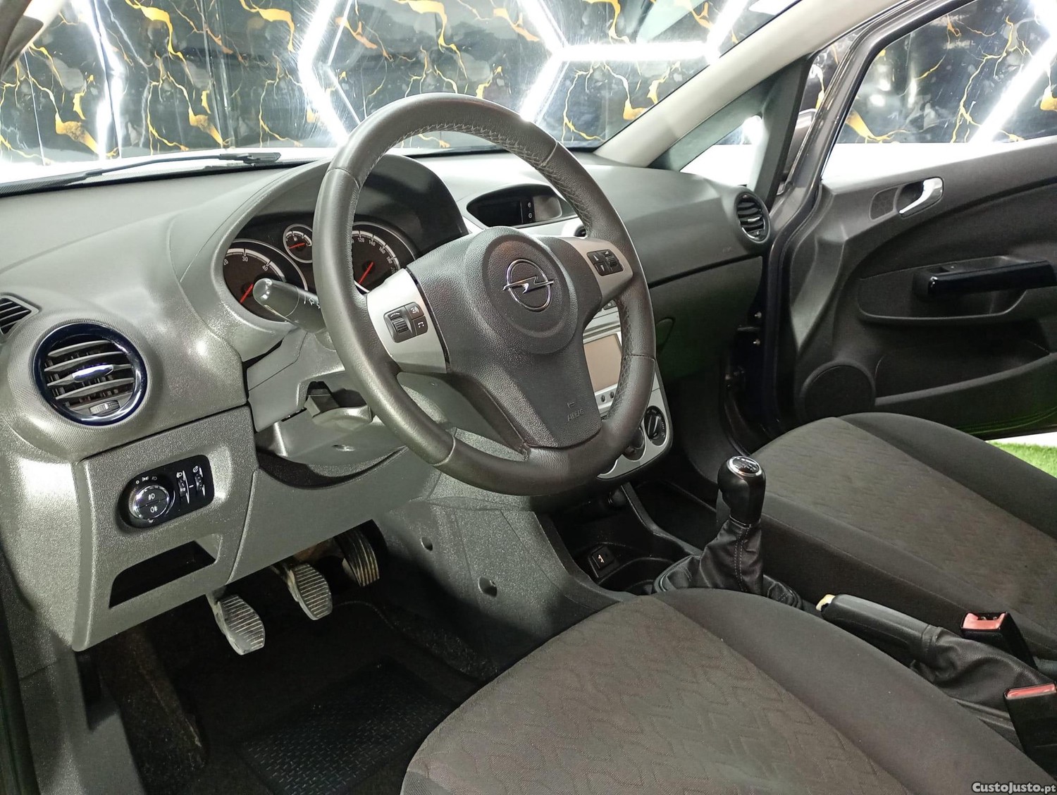 Opel Corsa 1.3 CDTI Enjoy 88g — fotografia 13