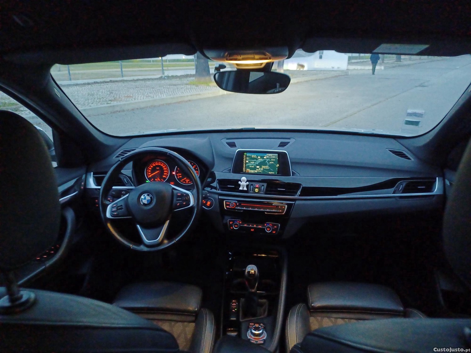 BMW X1 BMW X1 LCI 2016 sDrive xLine - com sistema ConcetedDrive Anti-Colisão » NACIONAL - 16 foto 5
