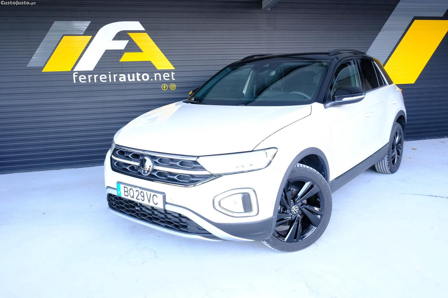 Volkswagen T-Roc 1.0 TSI Black Style — fotografia 23