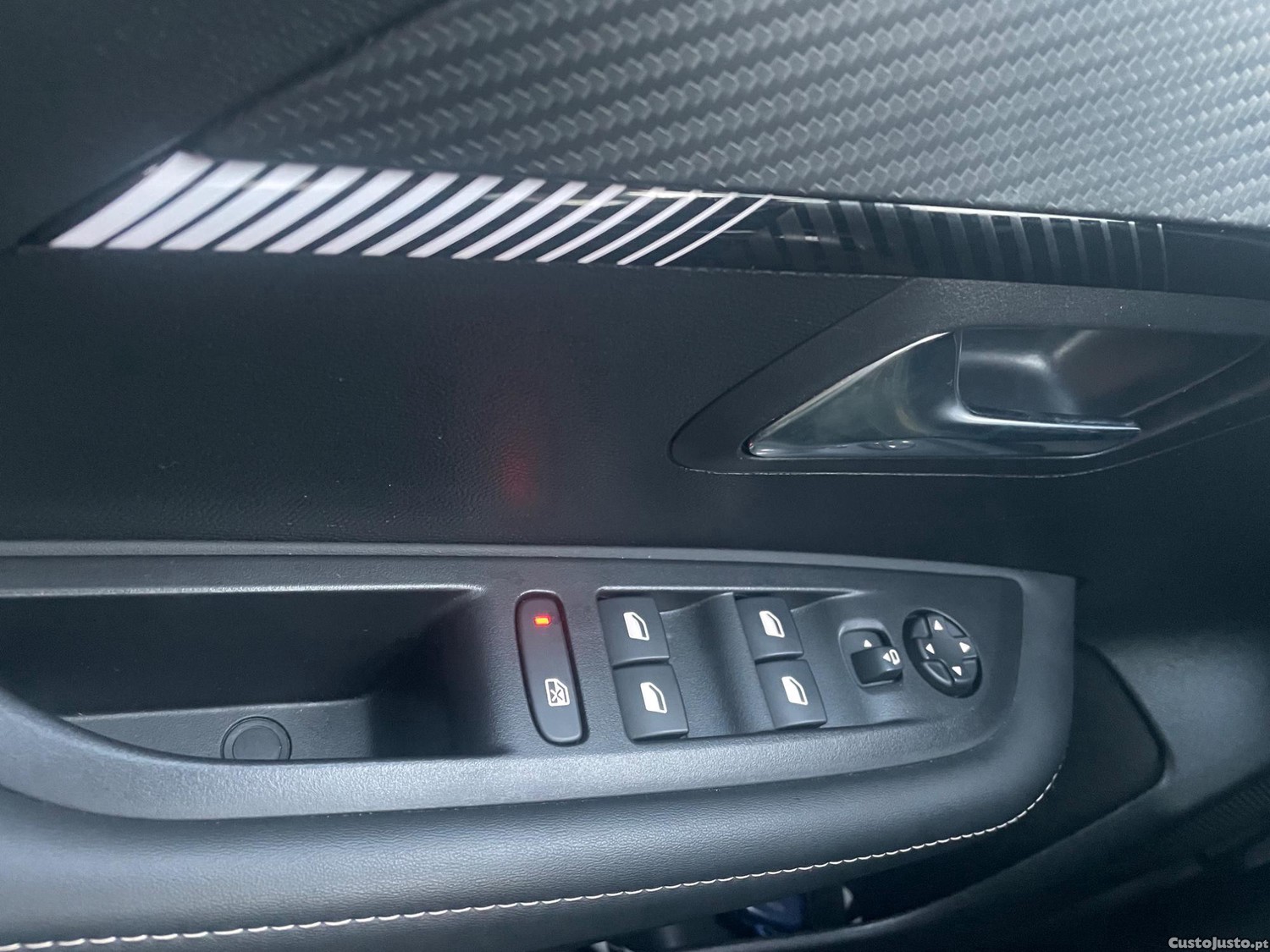 Peugeot 208 1.2 Hybrid Active e-DCS6 — fotografia 3