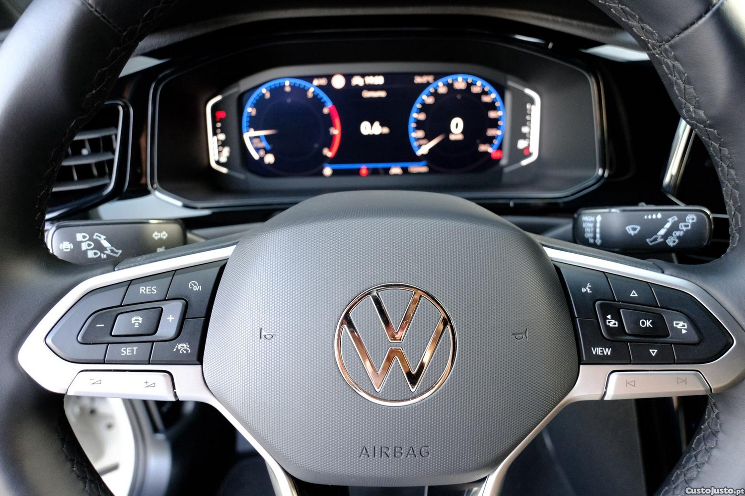Volkswagen T-Roc 1.0 TSI Black Style — fotografia 13