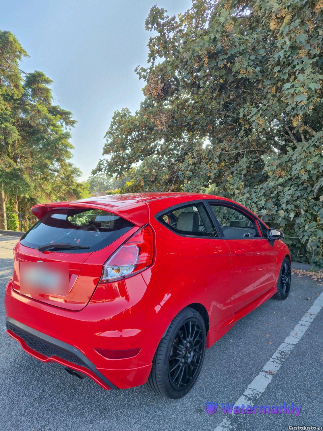 Ford Fiesta EcoBoost ST com pele desportiva — fotografia 9