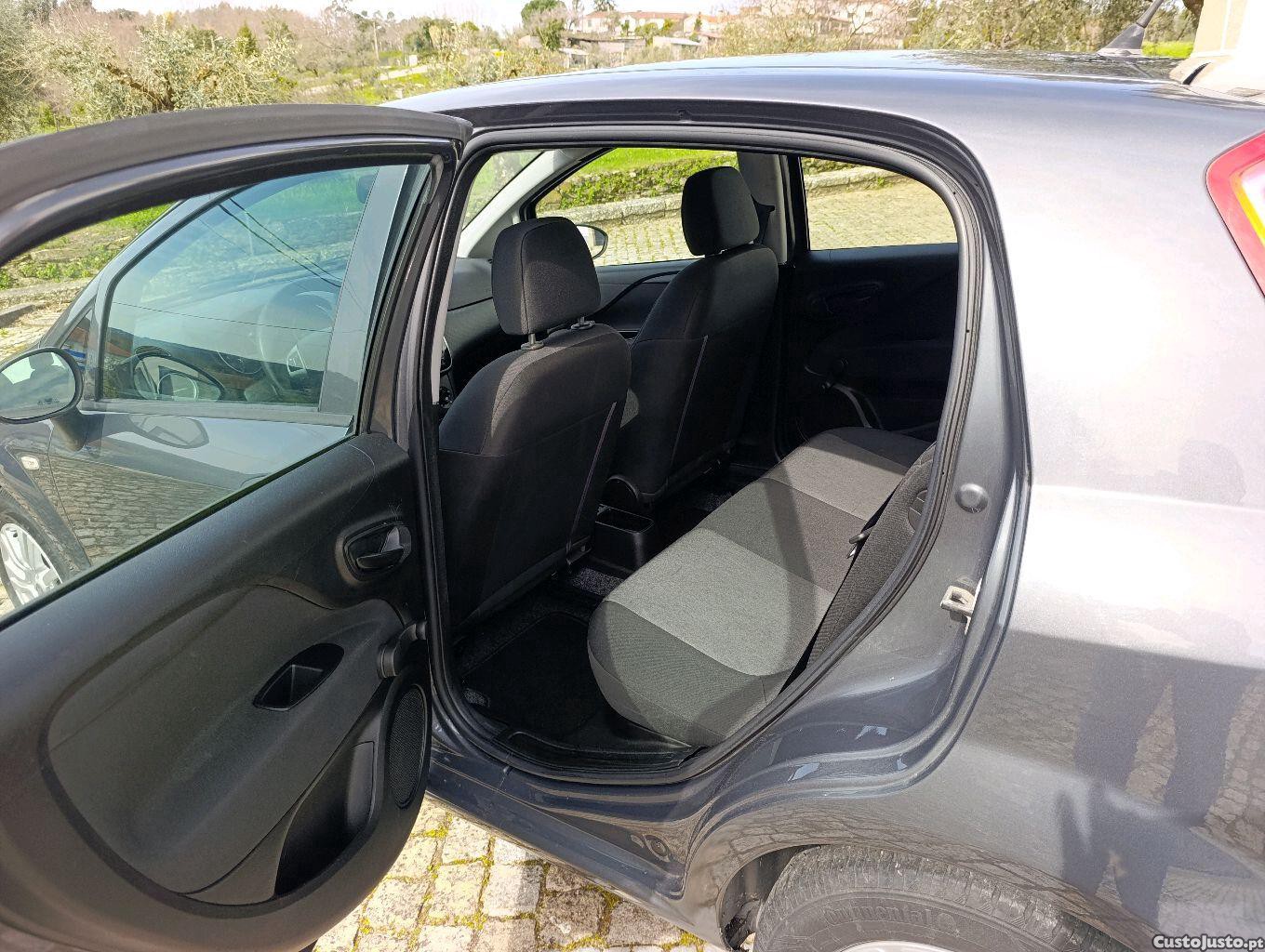 Fiat Punto 1.2i — fotografia 4