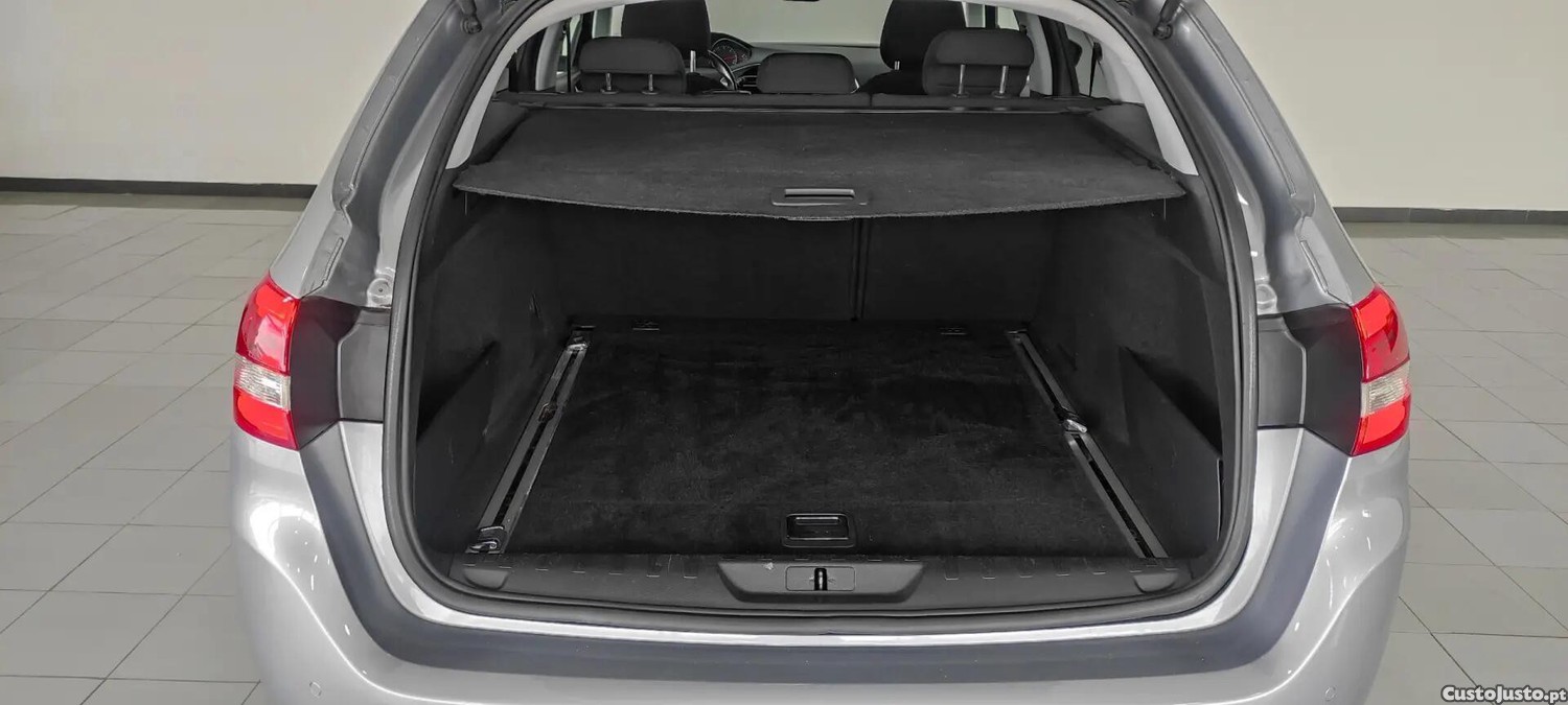 Peugeot 308 1.6 BlueHDi Style — fotografia 13