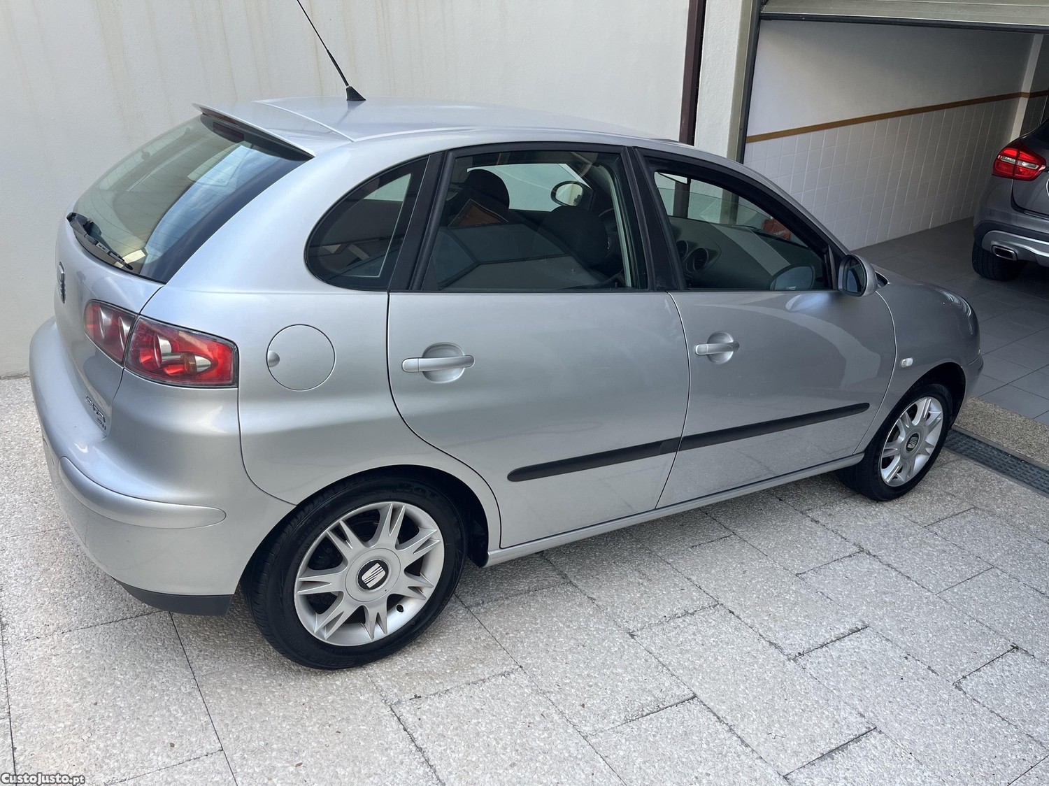 SEAT Ibiza 1.4 16V - Nacional - Único Dono — fotografia 8