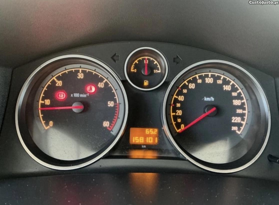 Opel Astra 1.3 CDTI Cosmo — fotografia 5