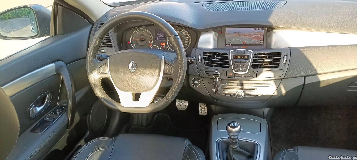 Renault Laguna COUPE 20. dCI 178 CV GT — fotografia 6