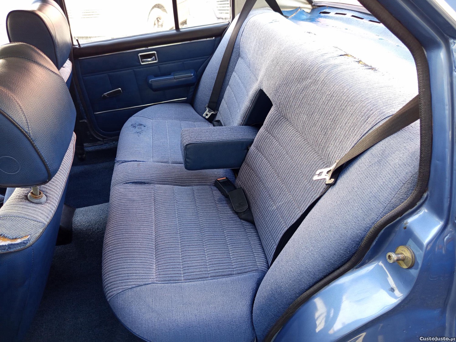 Opel Rekord 1900 4 DOOR SEDAN — fotografia 4