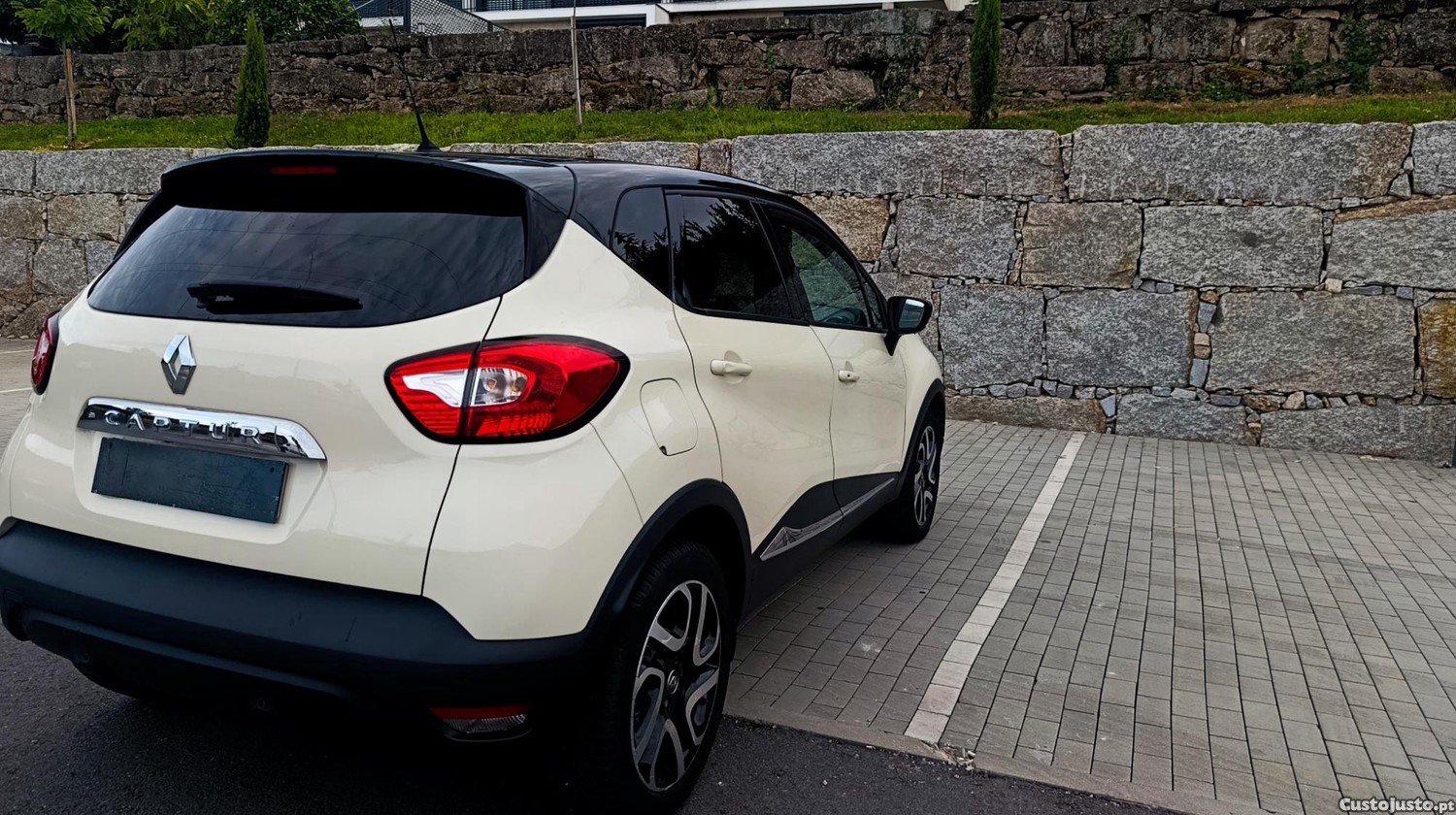 Renault Captur Caixa automática — fotografia 8