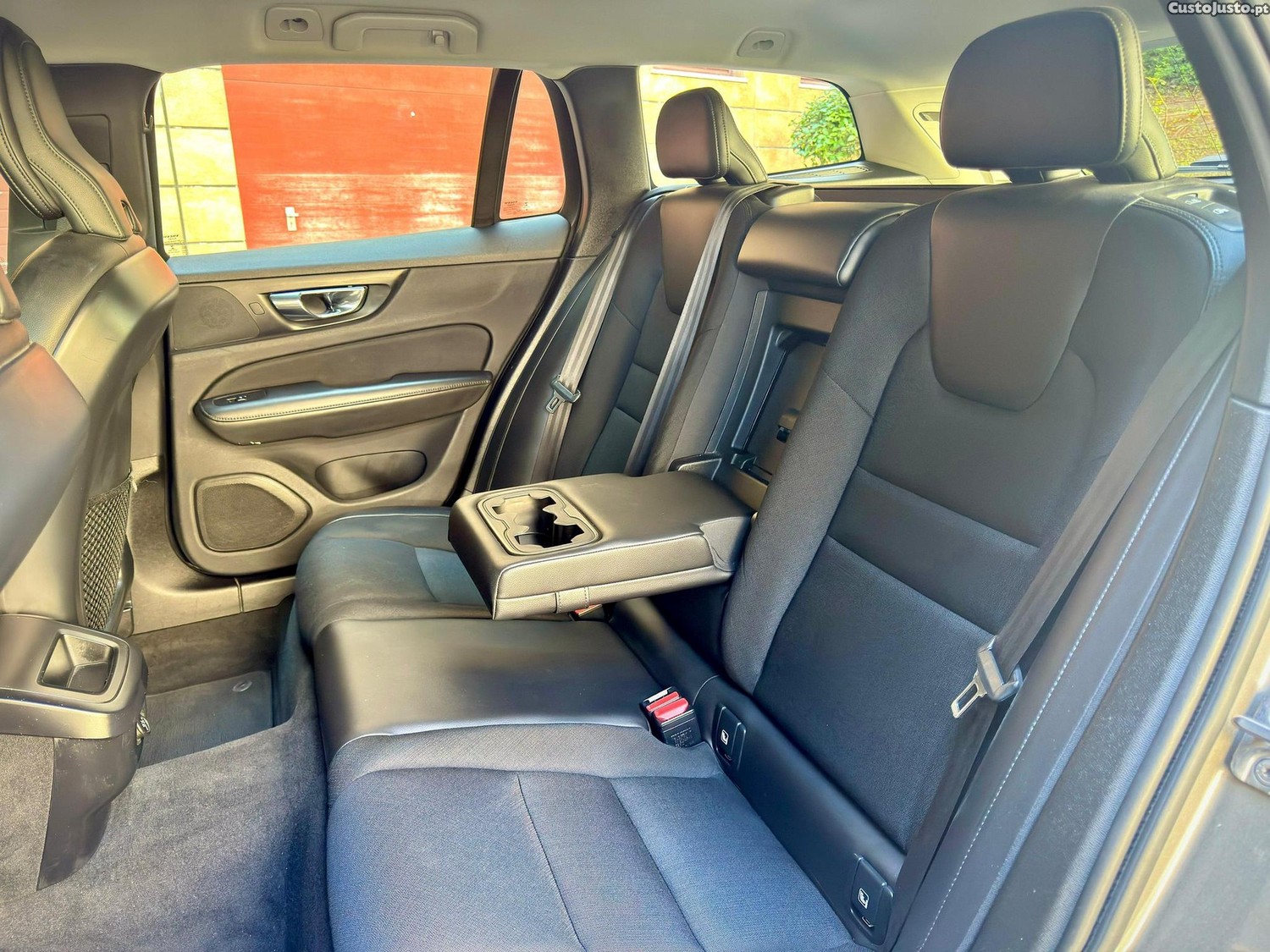 Volvo V60 2.0 D3 — fotografia 3