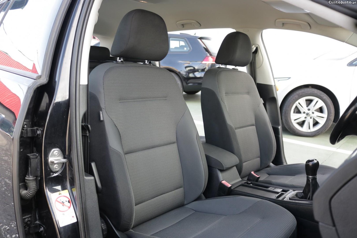 Volkswagen Golf Variant 1.6 TDI Confortline 115cv — fotografia 41