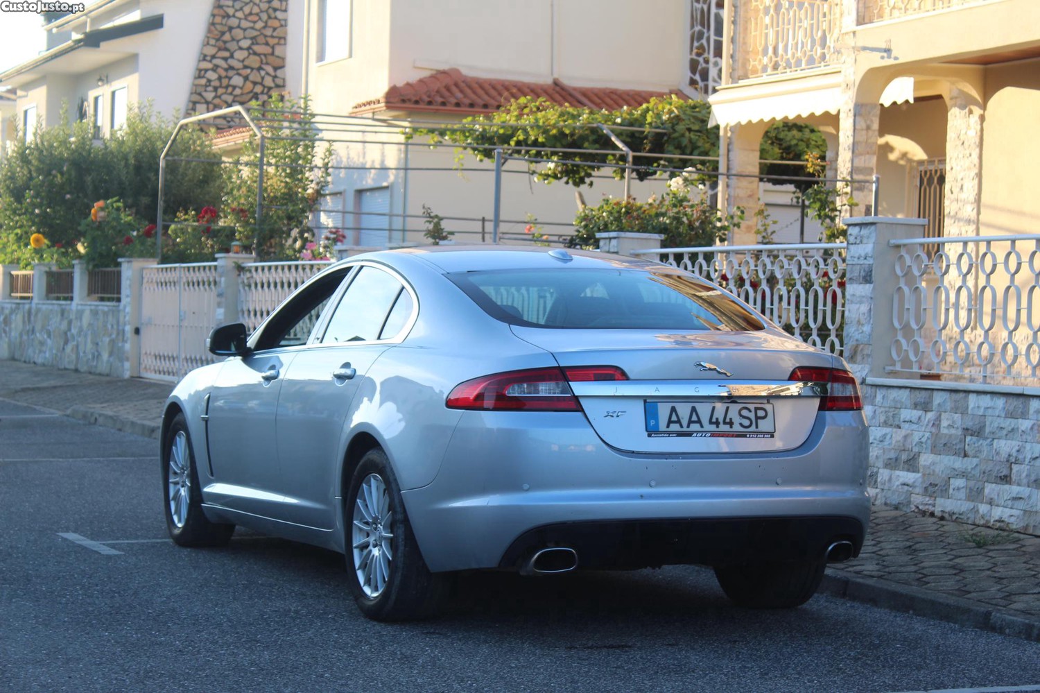 Jaguar XF 2.7 V6 Luxury — fotografia 5
