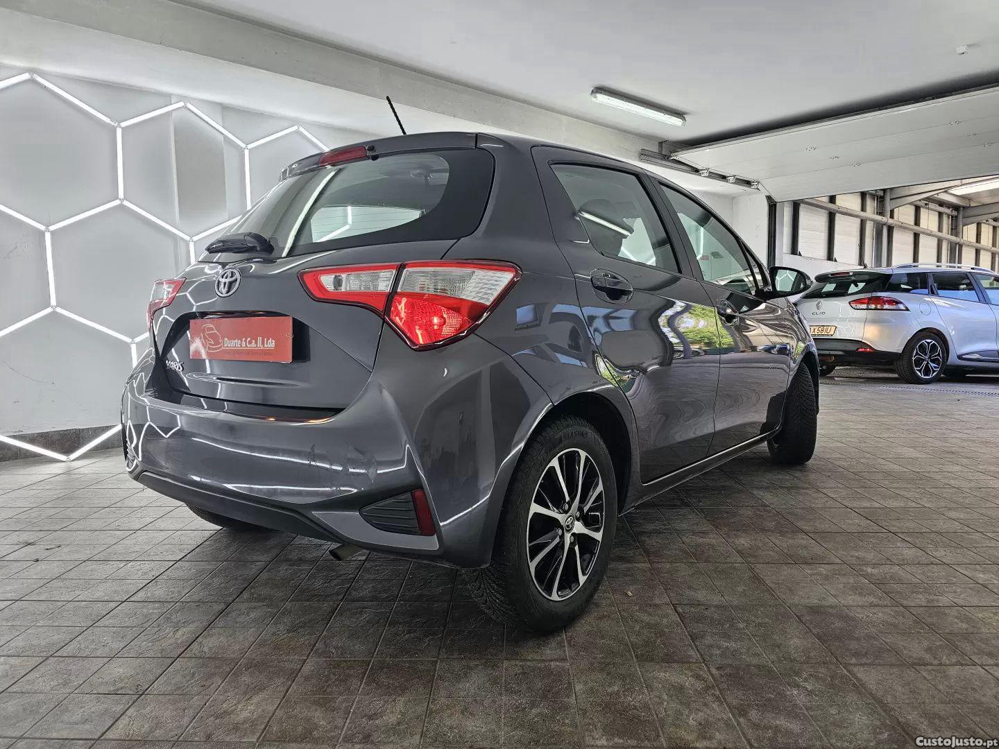 Toyota Yaris 1.0 vvt-i comfort — fotografia 7