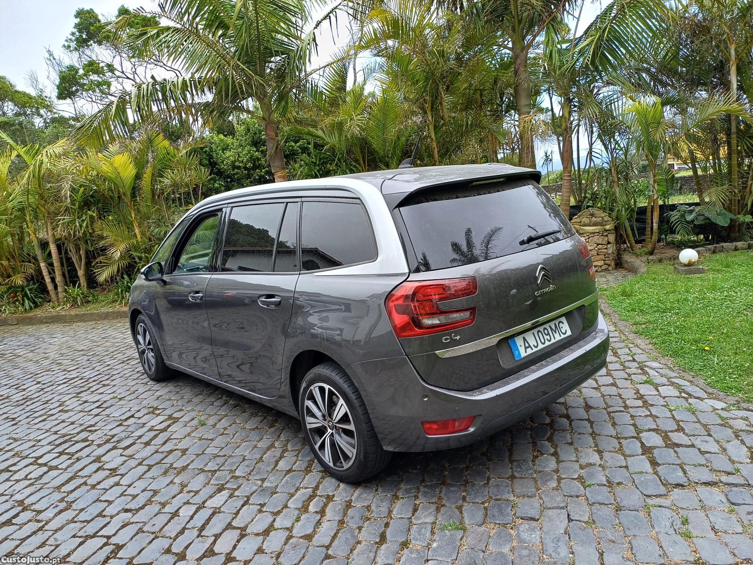 Citroën C4 Grand Picasso — photo 3
