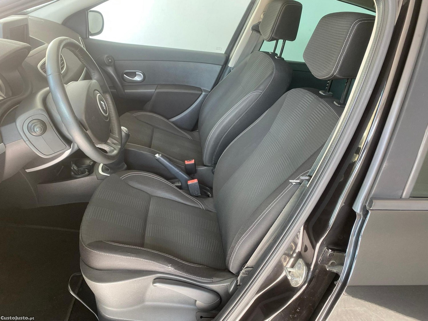 Renault Clio 1.2 TCE Dynamique S — fotografia 5