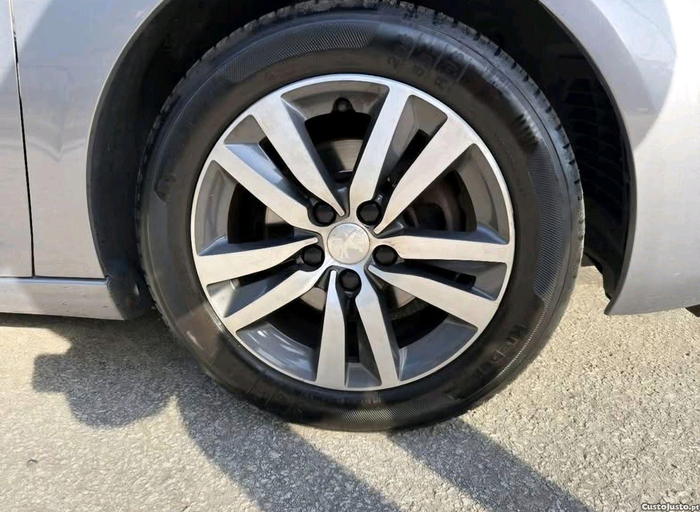 Peugeot 208 allure — fotografia 5