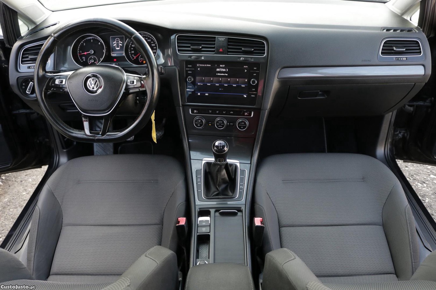 Volkswagen Golf Variant 1.6 TDI Confortline 115cv — fotografia 36