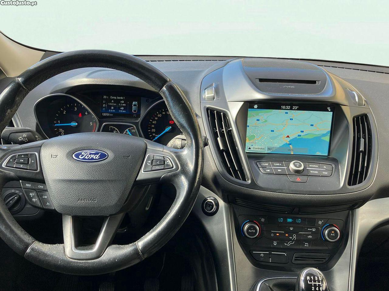 Ford Kuga 1.5 TDCi Titanium — fotografia 6