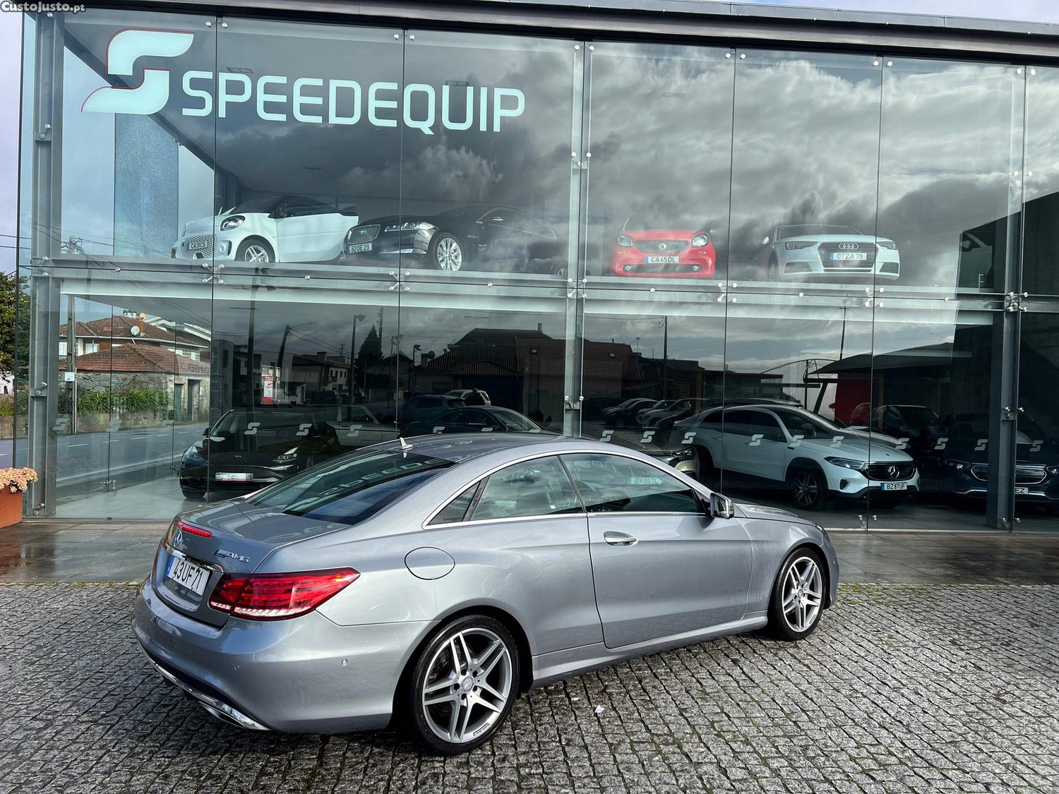 Mercedes-Benz E 220 CDI DPF BlueEFFICIENCY 7G-TRONIC Avantgarde - 13 foto 4