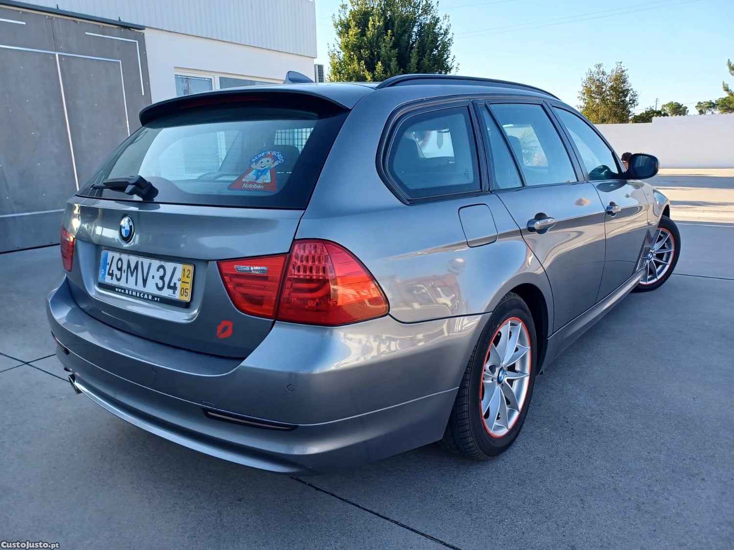 BMW 318 Touring — fotografia 8