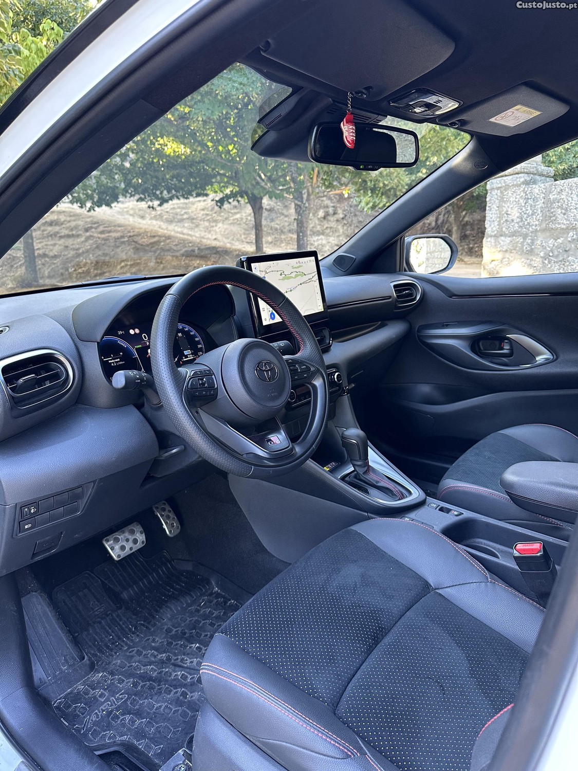 Toyota Yaris 1.5 Hybrid GR Sport — fotografia 4