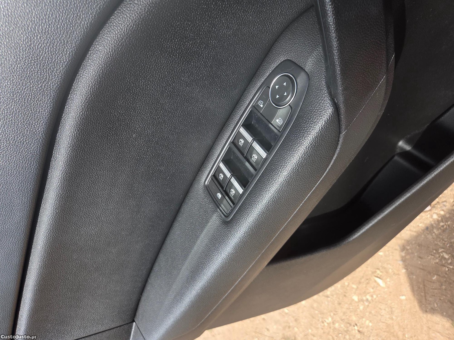 Renault Captur Techno 1.0 Tce — fotografia 5
