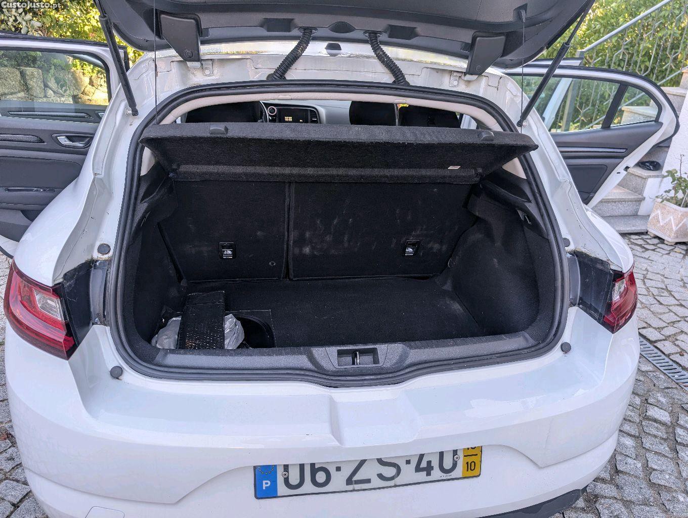 Renault Mégane IV eco2 — fotografia 11
