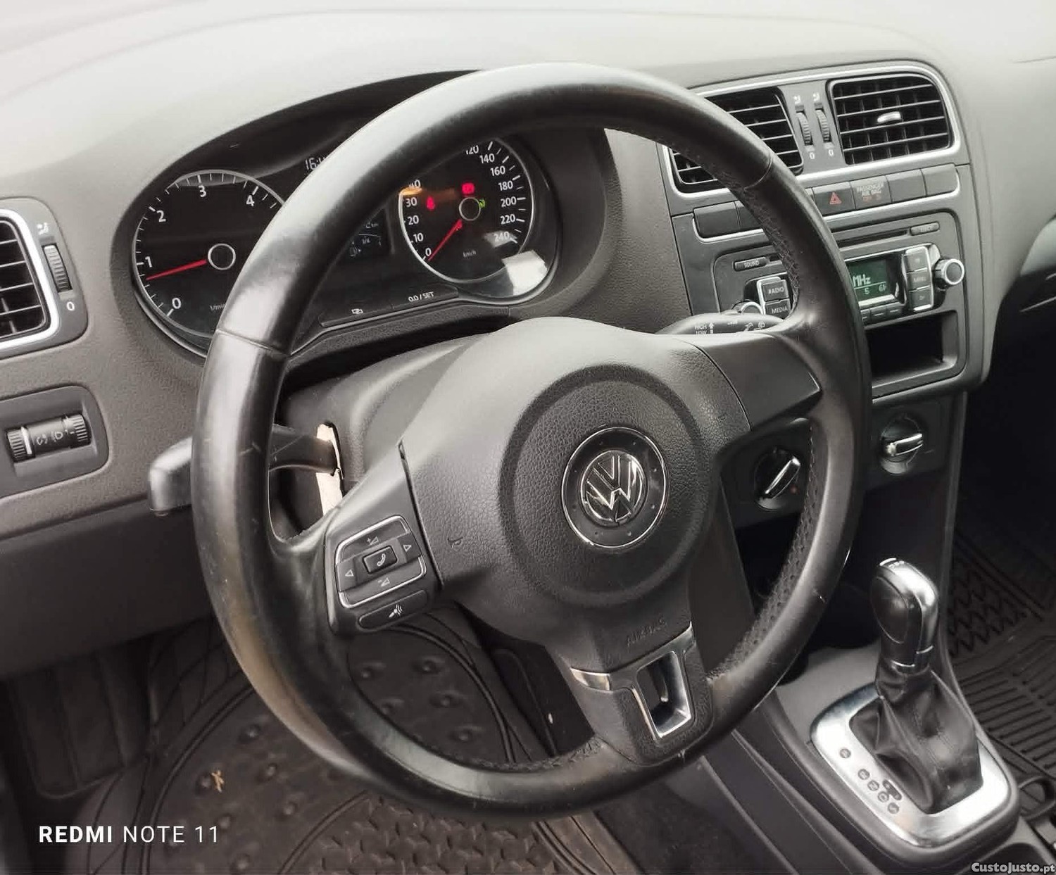 Volkswagen Polo 1.6 DIESEL 90 CV AUTOMATICO/SEQUENCIAL DSG — fotografia 6