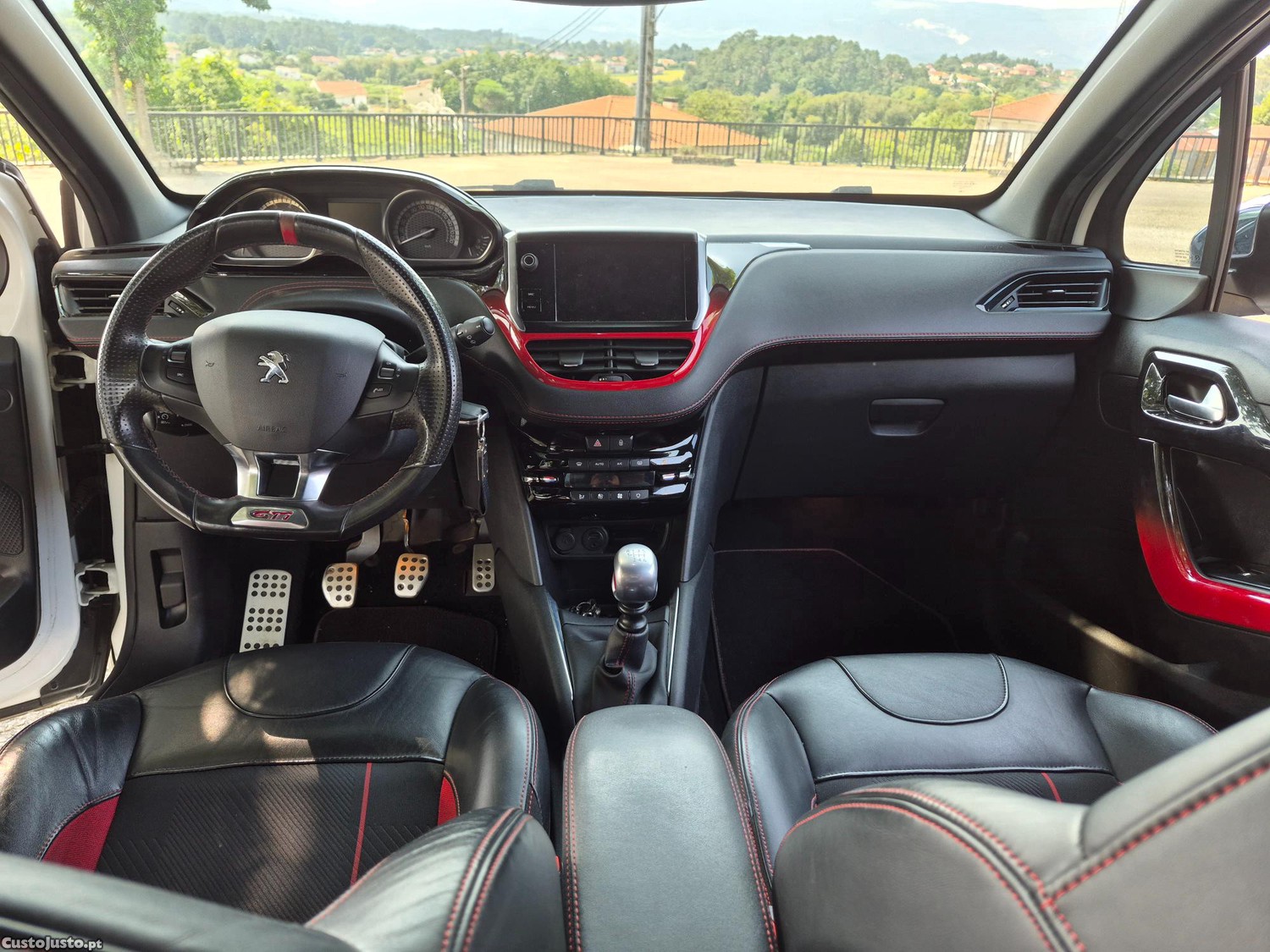 Peugeot 208 GTI — fotografia 2