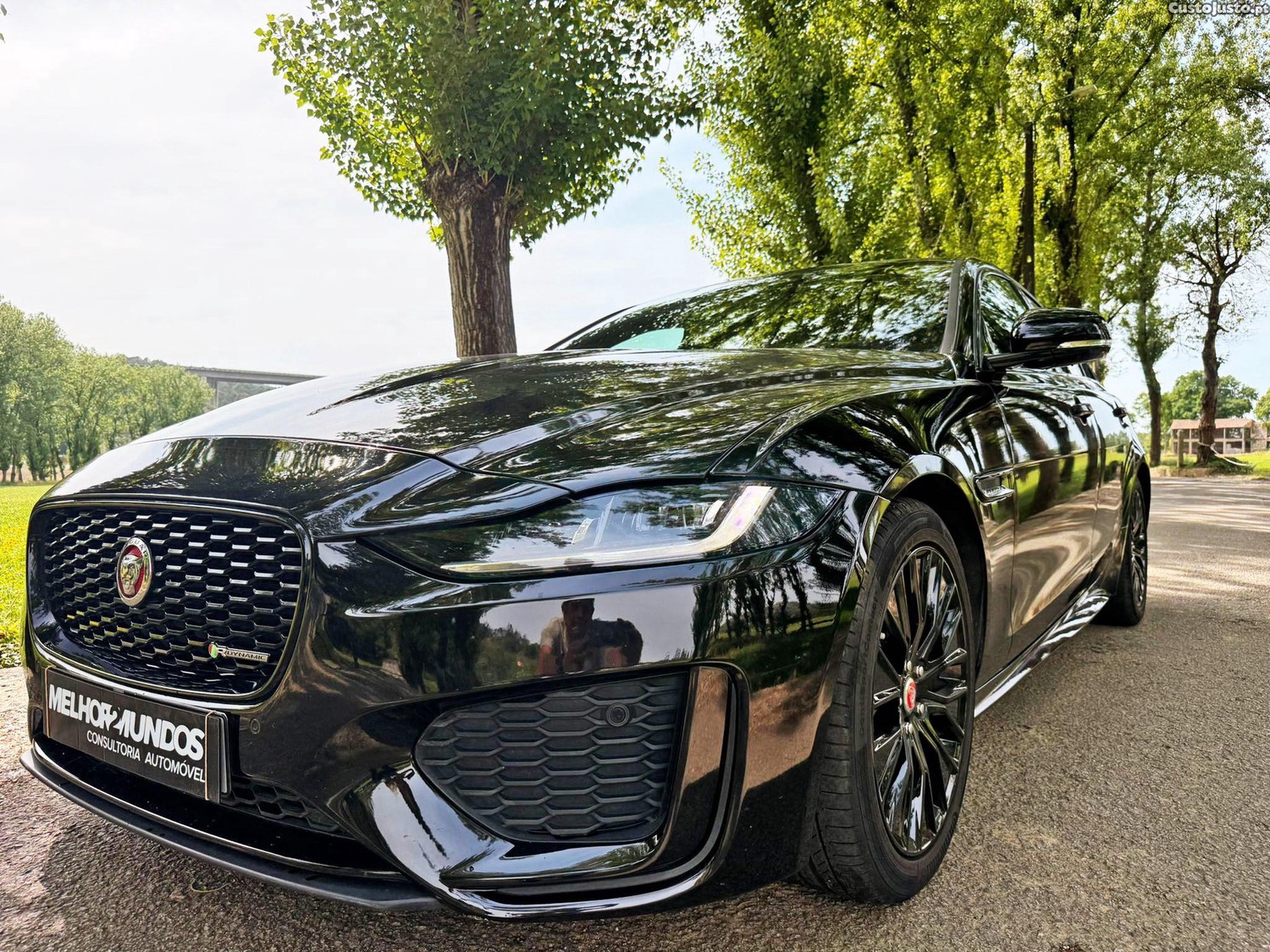 Jaguar XE 2.0 D R-Dynamic S - 19 foto 2