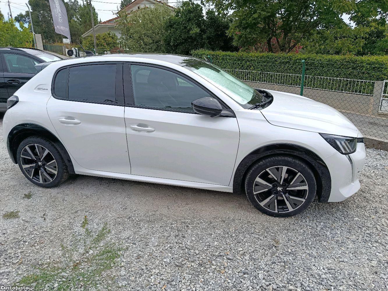 Peugeot 208 1.2 GT line — fotografia 8