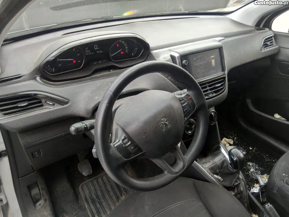 Peugeot 208 1.6 HDi / BlueHDi 75 (55 kW / 75 cv) [01.2013 - 12.2019] - 18 foto 4