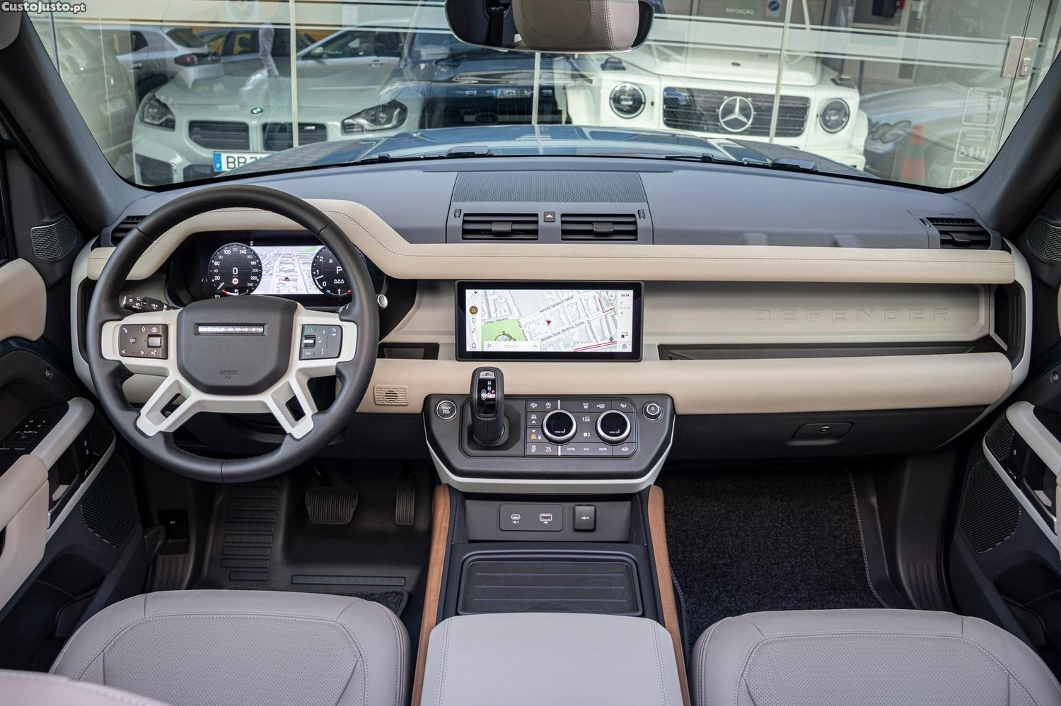 Land Rover Defender 3.0 I6 90 AWD SE — fotografia 19