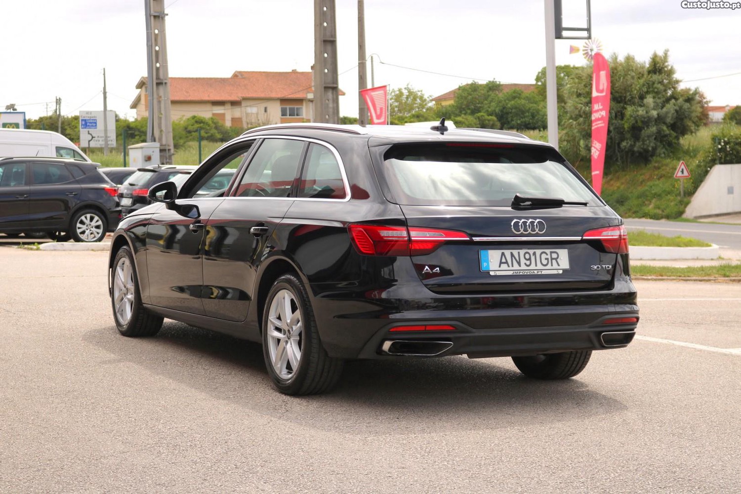 Audi A4 Avant 30 TDI S Tronic 136cv — fotografia 54