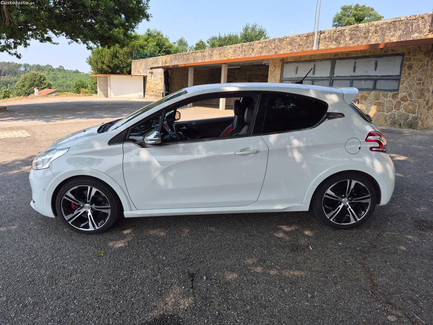 Peugeot 208 GTI — fotografia 10