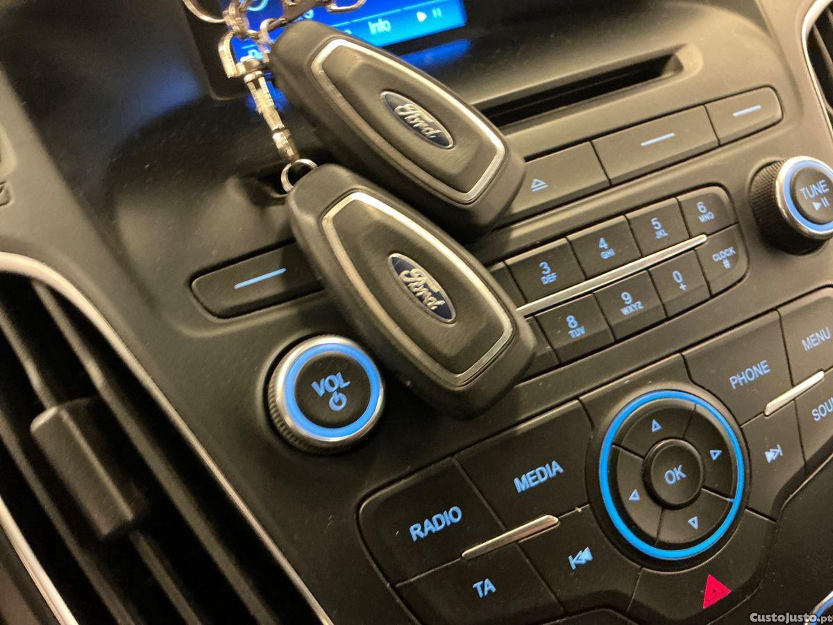Ford Focus Titanium — fotografia 3