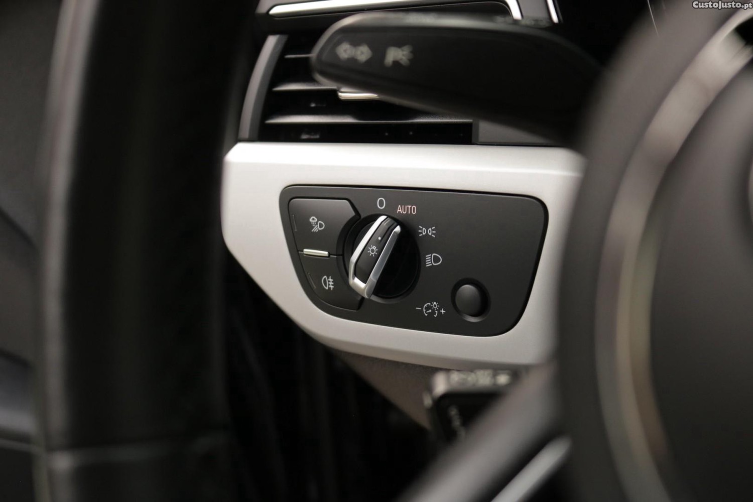 Audi A4 Avant 30 TDI S Tronic 136cv — fotografia 28