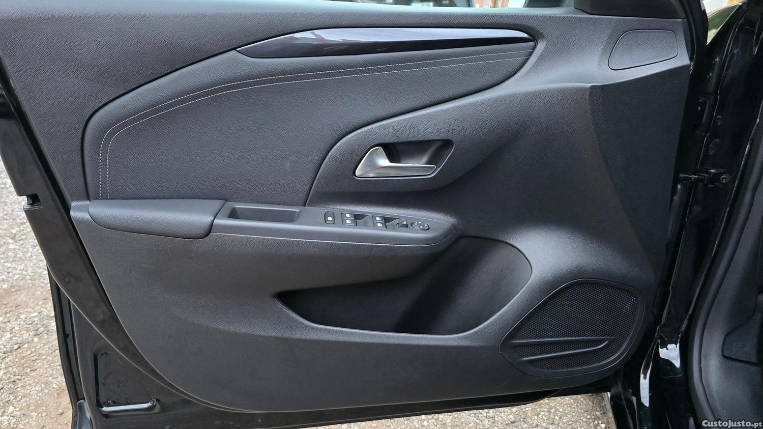 Opel Corsa 1.2 T Elegance — fotografia 23