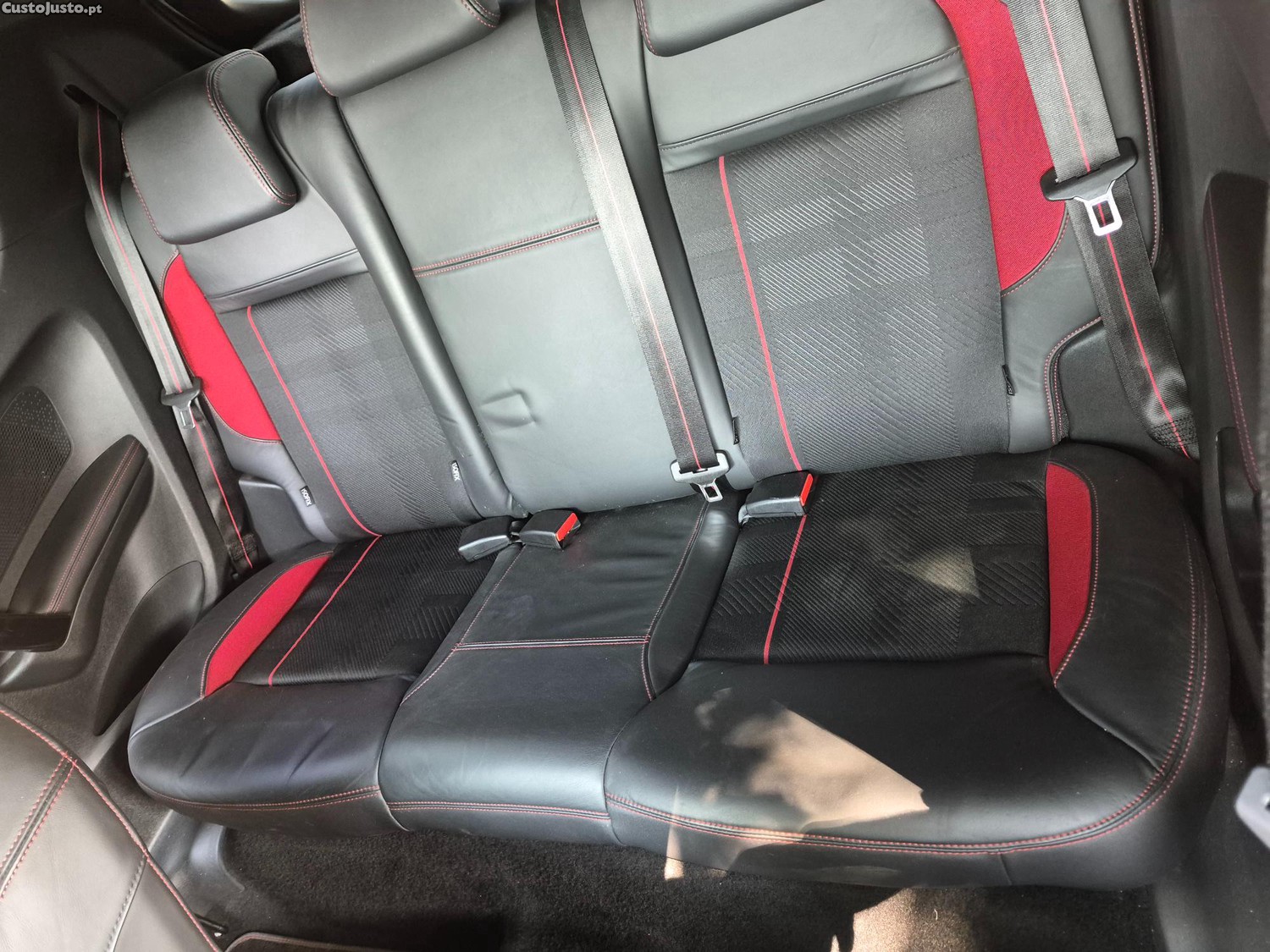 Peugeot 208 GTI — fotografia 5