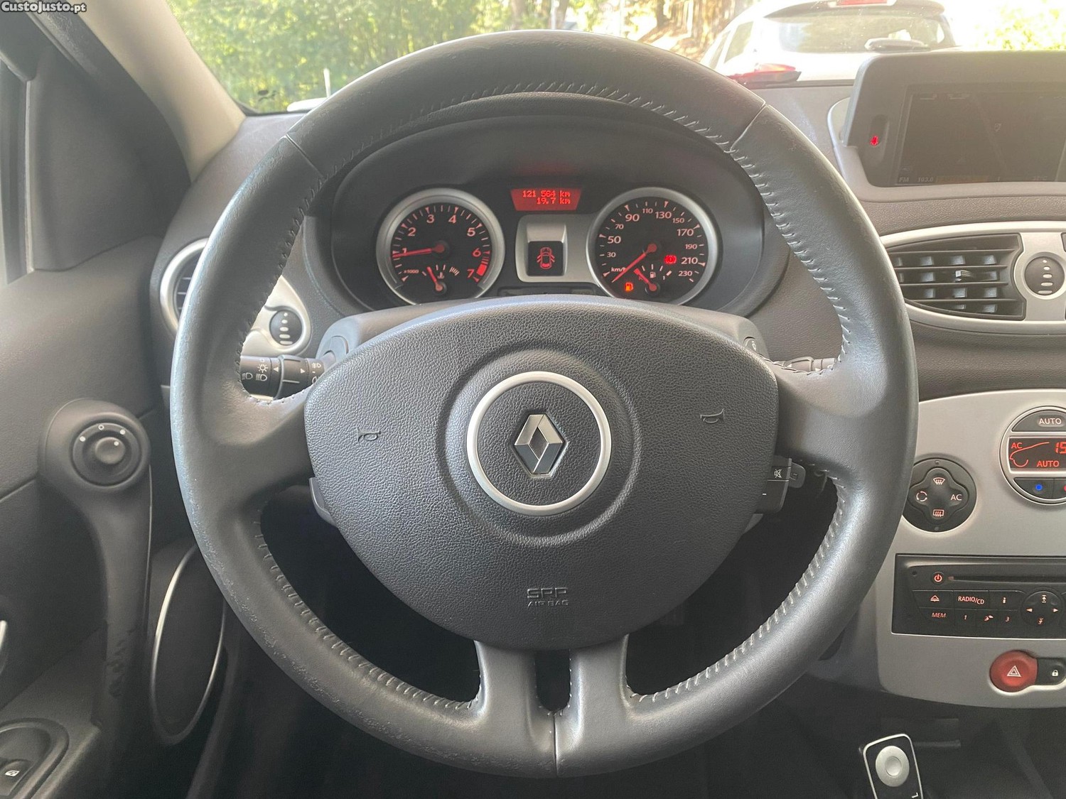 Renault Clio 1.2 TCE Dynamique S — fotografia 2