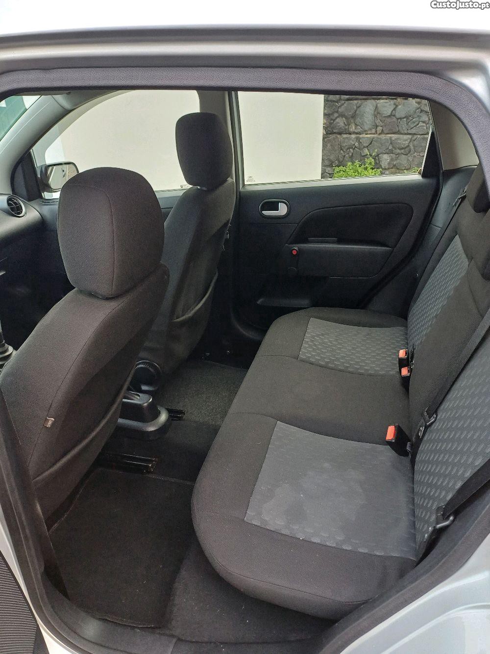 Ford Fiesta latdyb — fotografia 4