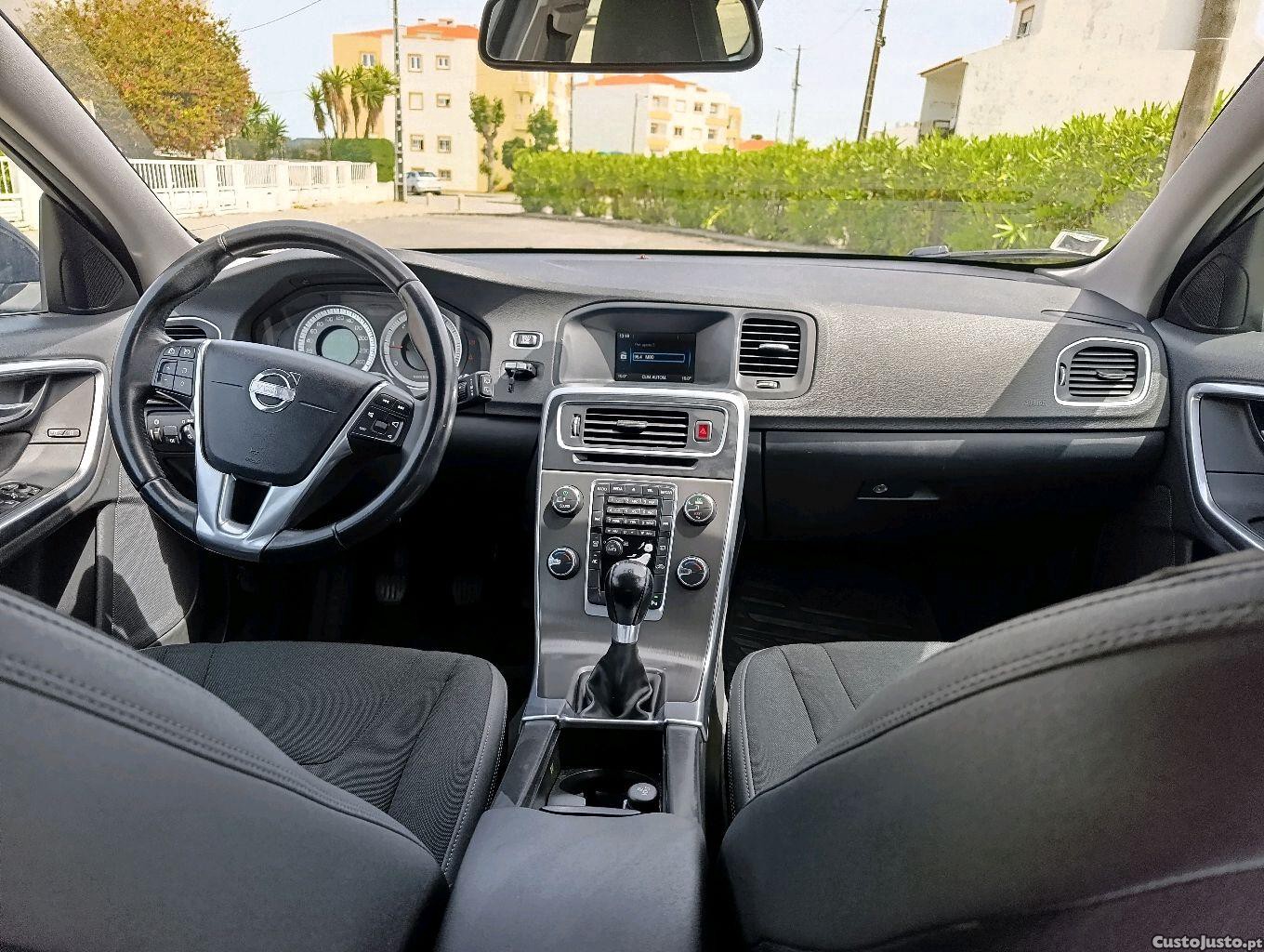 Volvo V60 Drive — fotografia 4
