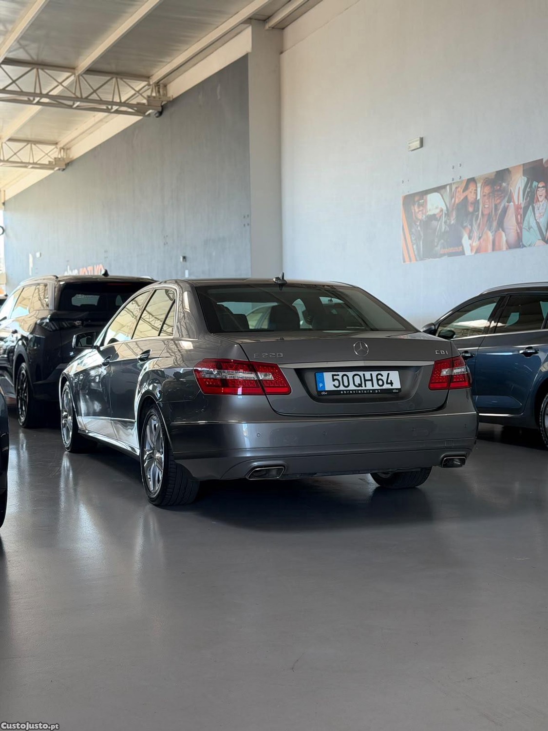 Mercedes-Benz E 220 CDi Avantgarde BlueEfficiency Auto — fotografia 4