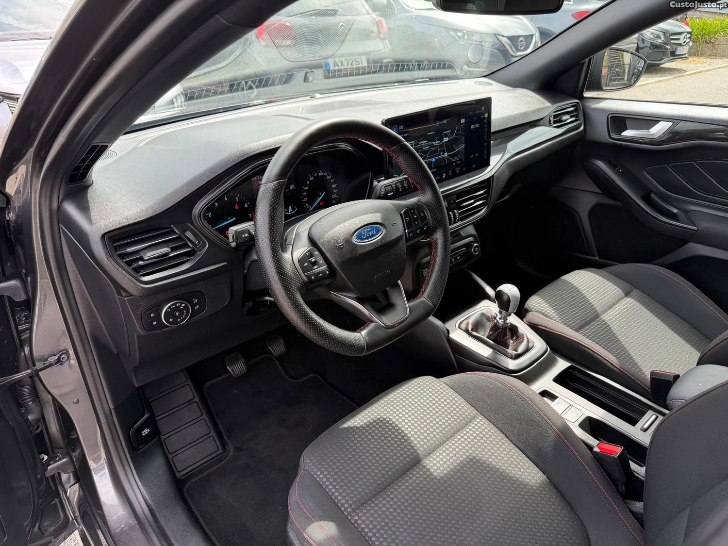 Ford Focus SW 1.0 EcoBoost MHEV ST-Line — fotografia 18